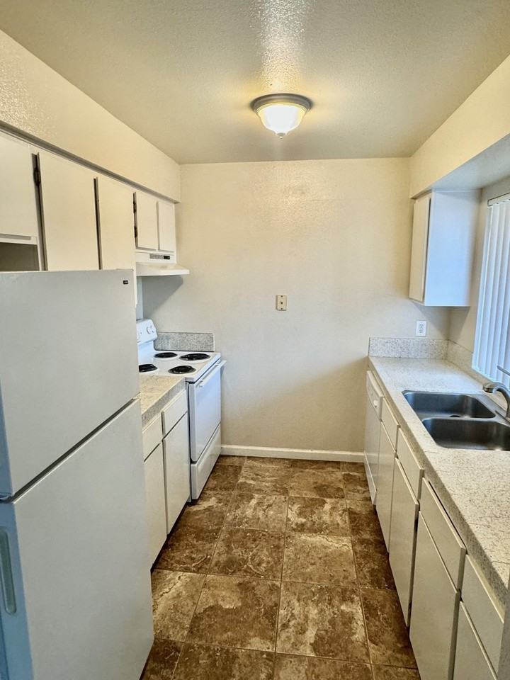 342 Juniper Ave - Sea Breeze - Photo 2 of 50