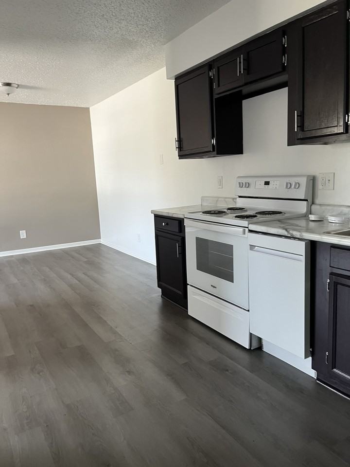 214 Northwest Chapel Drive - Photo 4 of 11