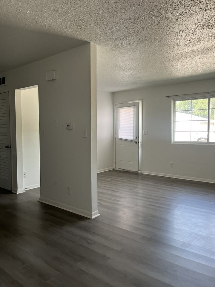 214 Northwest Chapel Drive - Photo 7 of 11