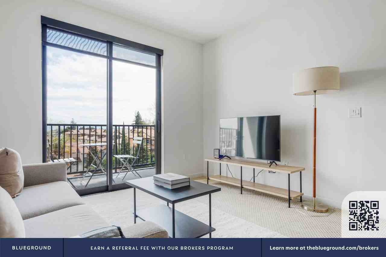 388 Santana Row - Photo 5 of 127