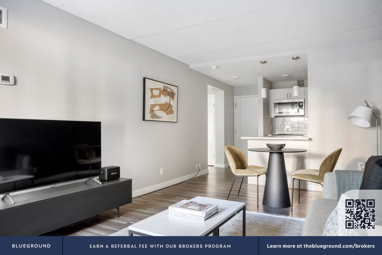 70 Pearl Street - Photo 5 of 56