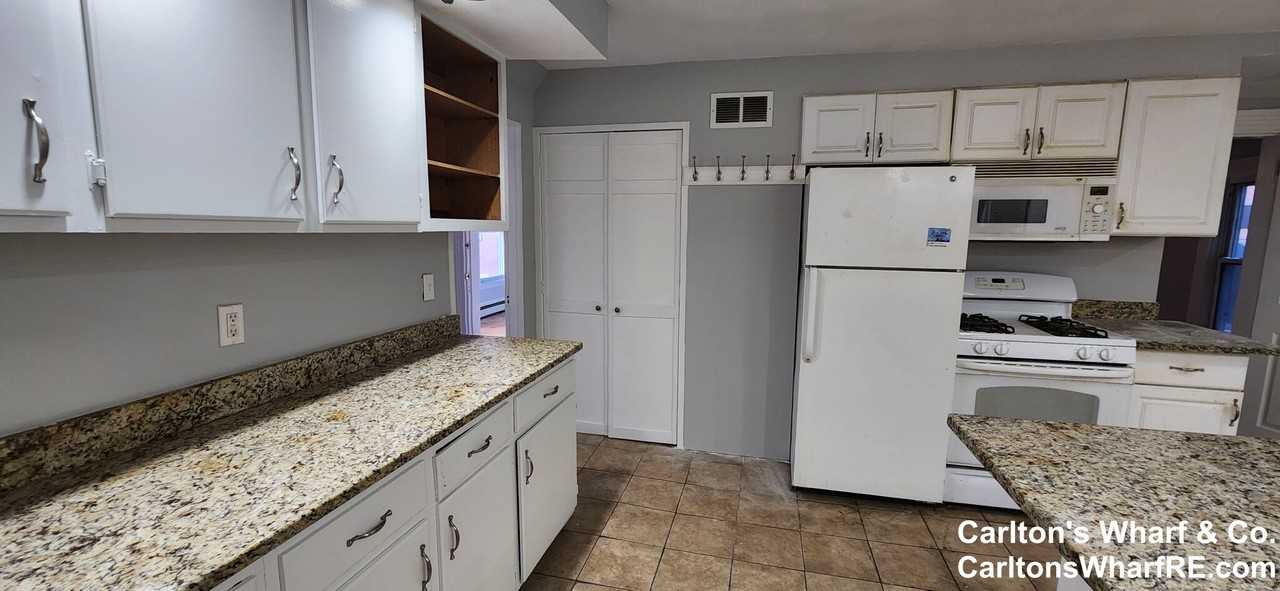 274 Meridian St #2 - Photo 3 of 17