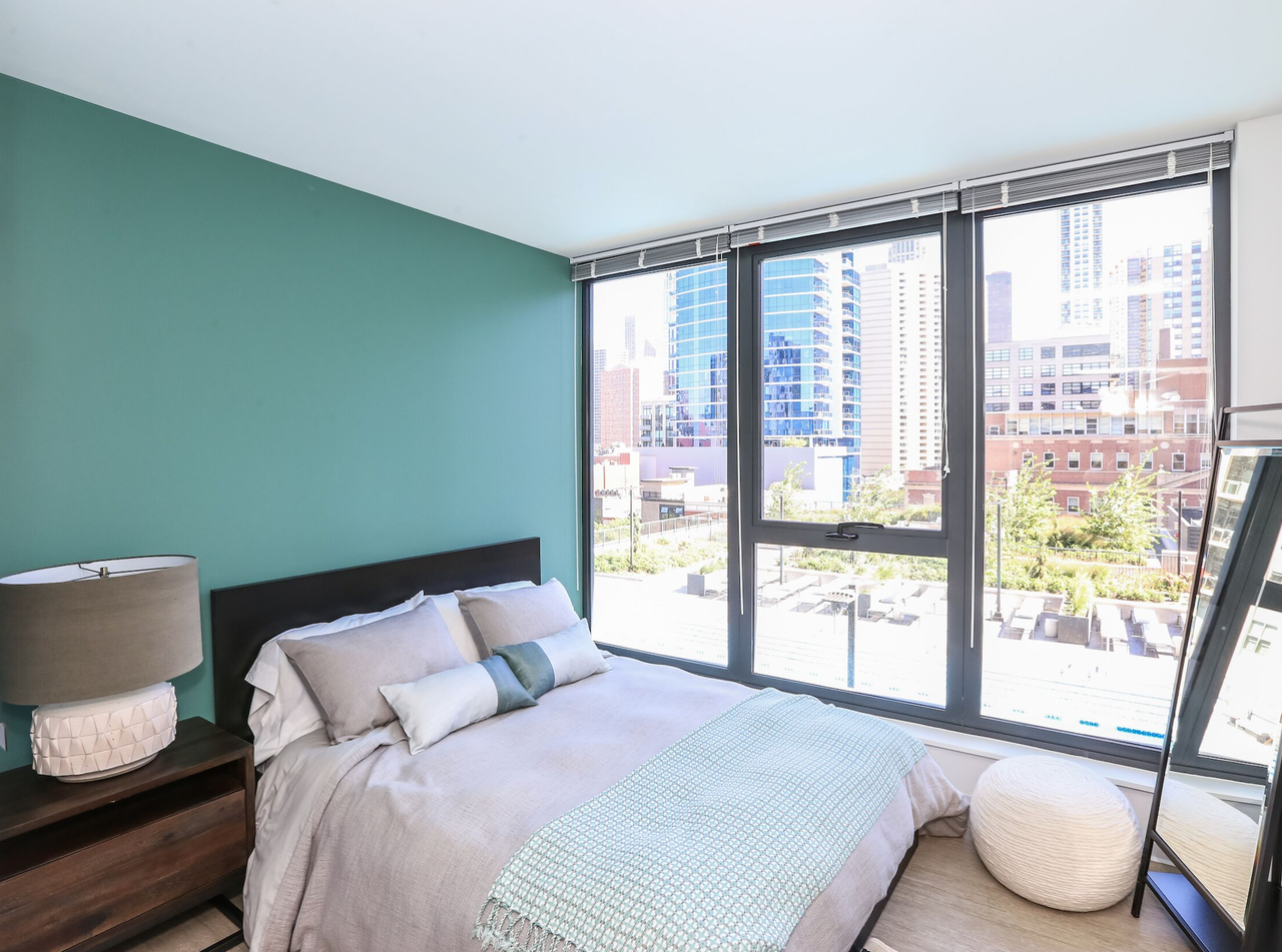 150 W Superior St - Photo 3 of 17