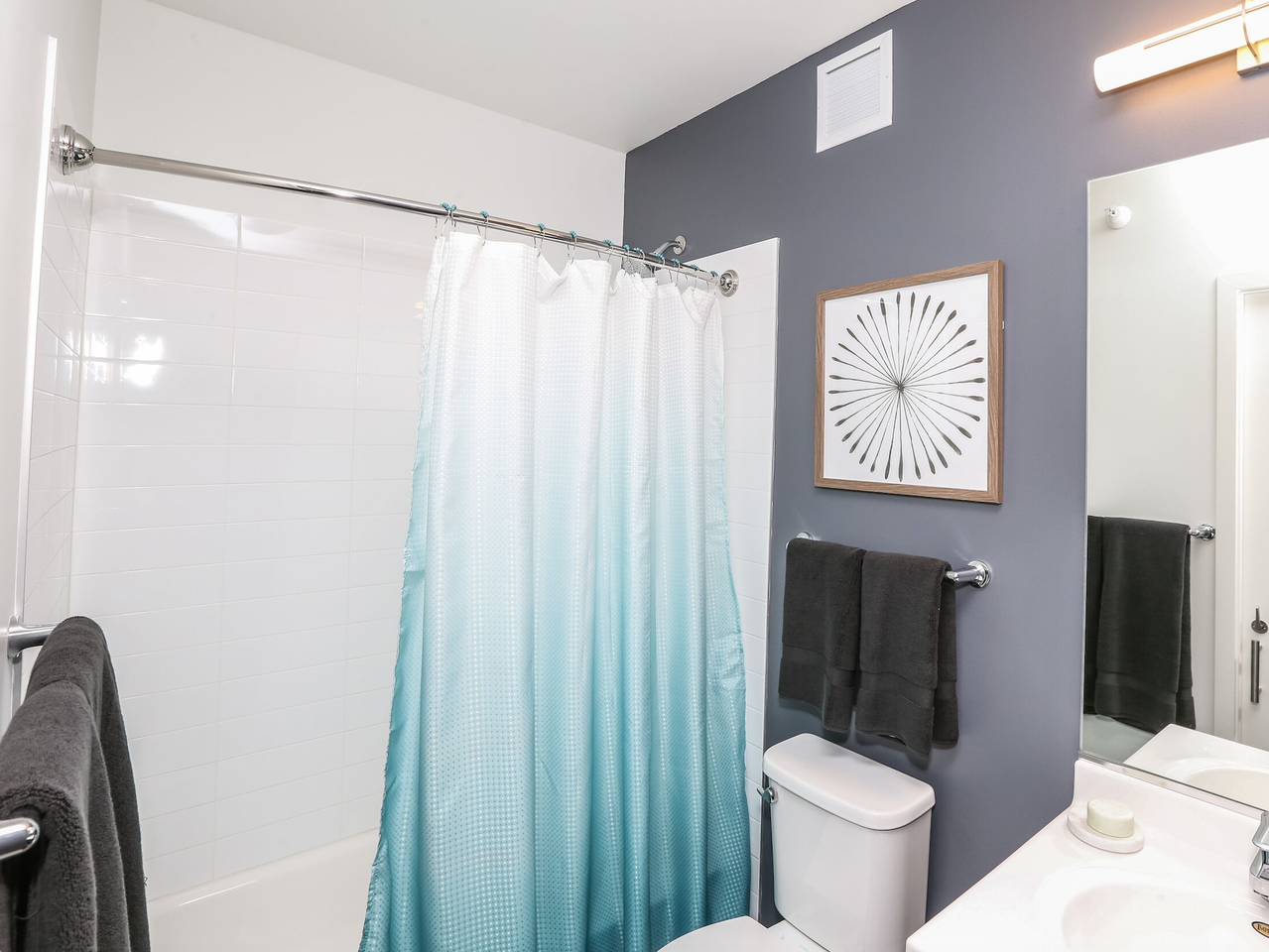 150 W Superior St - Photo 4 of 17