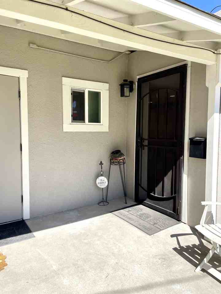 1325 E Marshall St #NA - Photo 2 of 8
