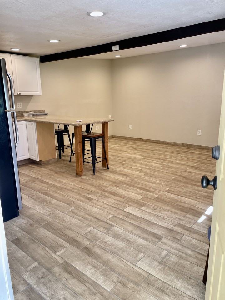 1325 E Marshall St #NA - Photo 3 of 8