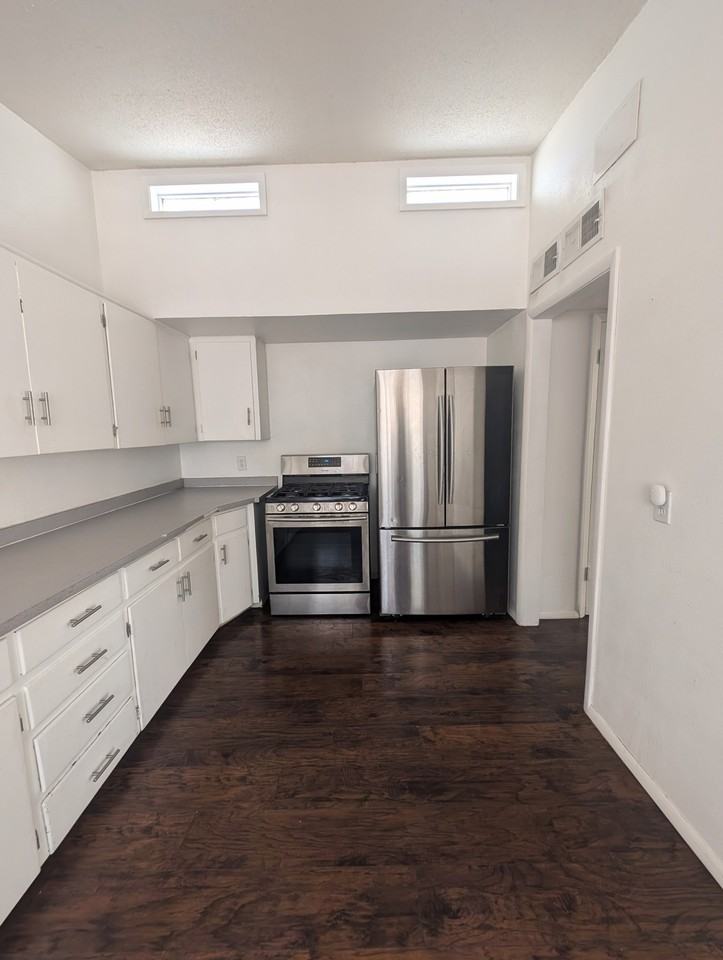 704 E 5th St #NA - Photo 2 of 15