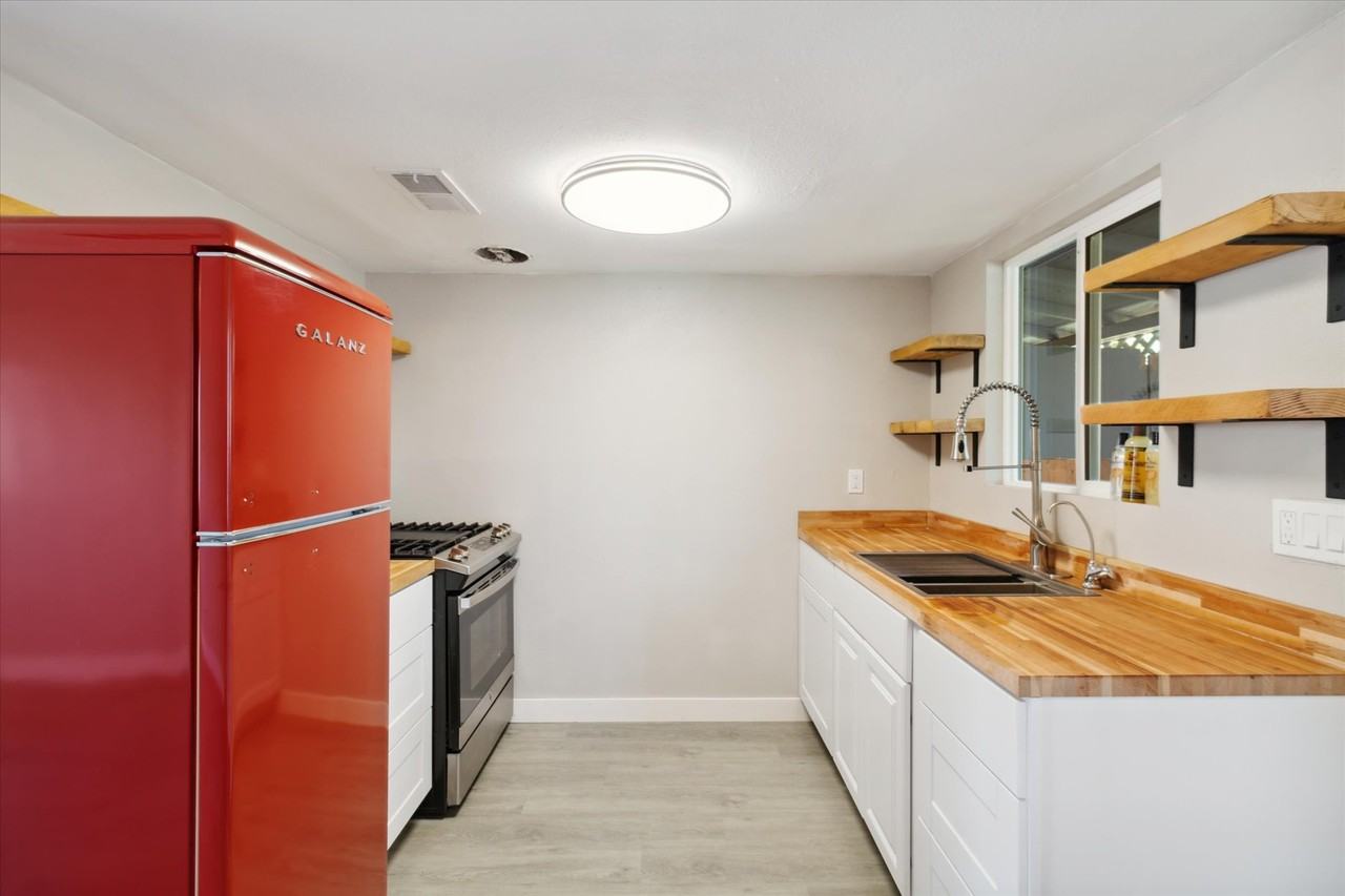 327 N 16th Ave #NA - Photo 2 of 16