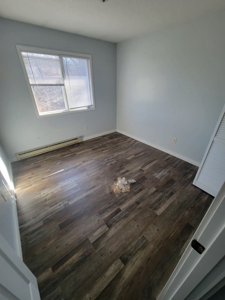 1097 Oakview Dr #6 - Photo 6 of 11