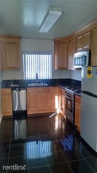 4971 1/4 Franklin Ave - Photo 3 of 9