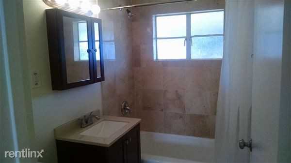 4971 1/4 Franklin Ave - Photo 2 of 9