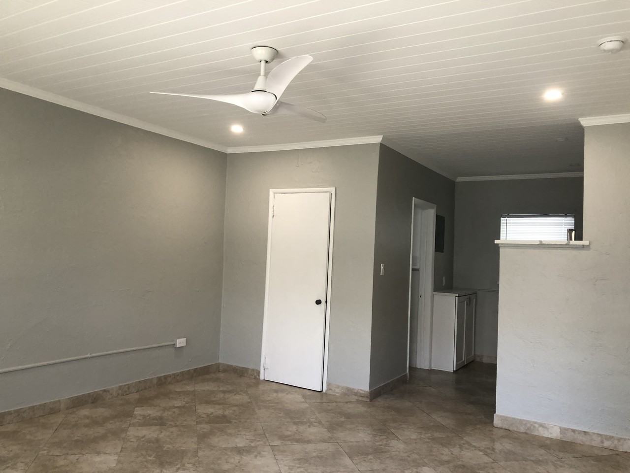 32 South Wild Olive Avenue #6 - Photo 3 of 8