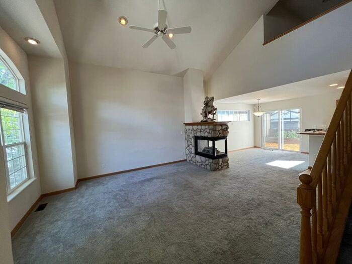 1621 Foxbrook Ln - Photo 2 of 24