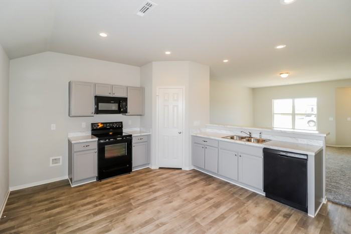 12305 Vision Ct - Photo 3 of 10