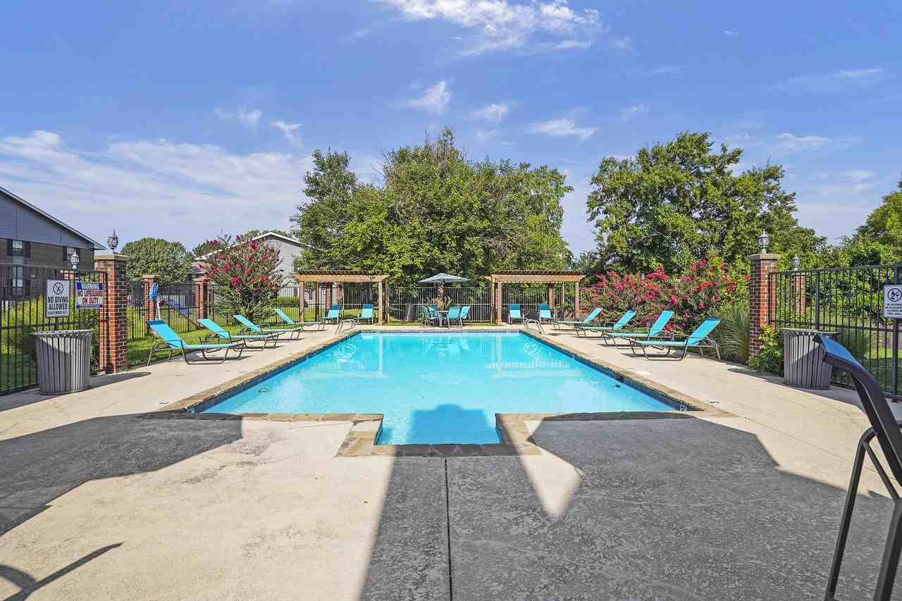 The Greens Of Bedford - Photo 4 of 15