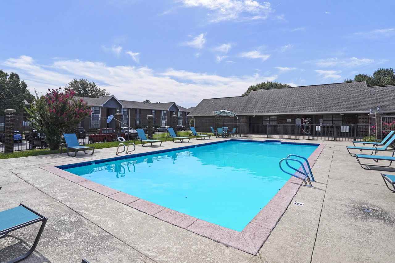 The Greens Of Bedford - Photo 5 of 15