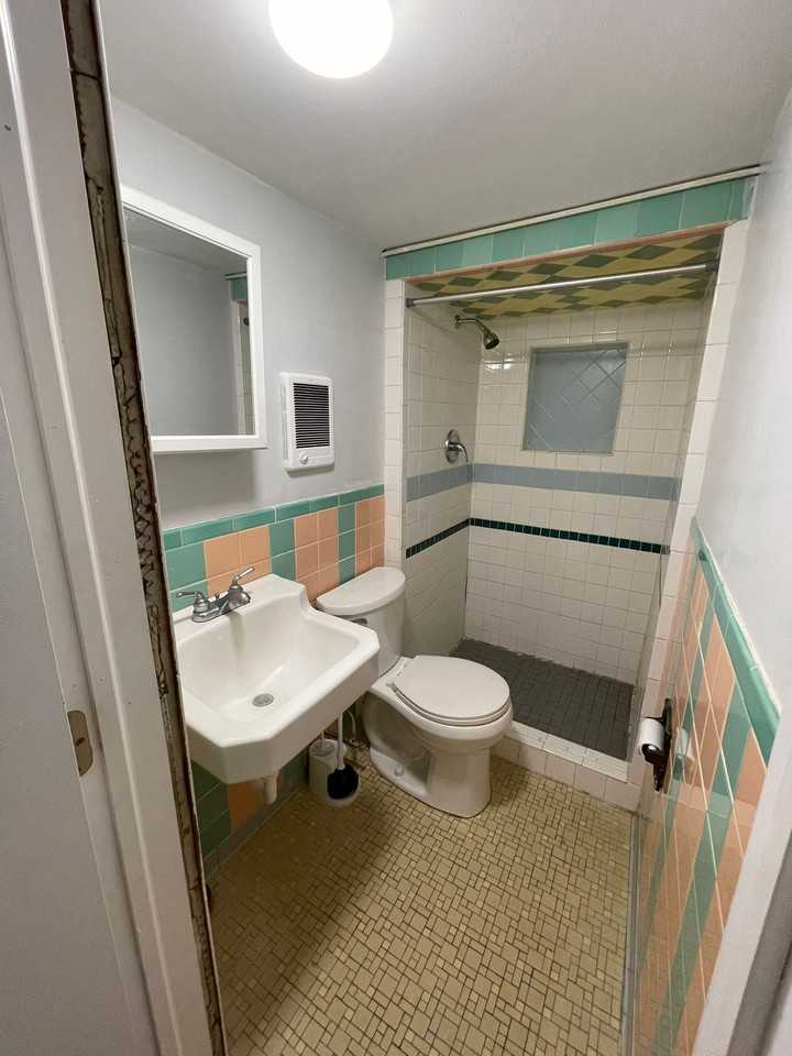 2316 Broadway Avenue #3 - Photo 2 of 5