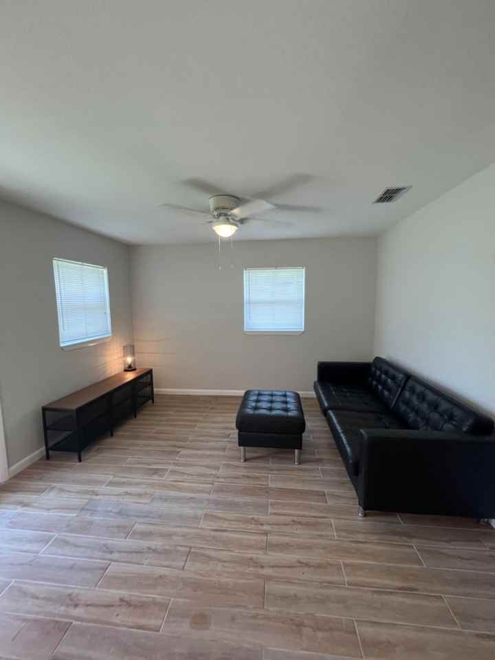 436 Palmetto St - Photo 2 of 10