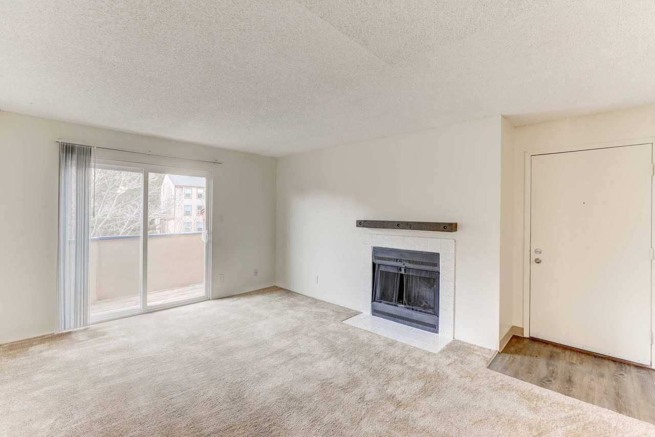 Americana Lakewood Apartments - Photo 7 of 50