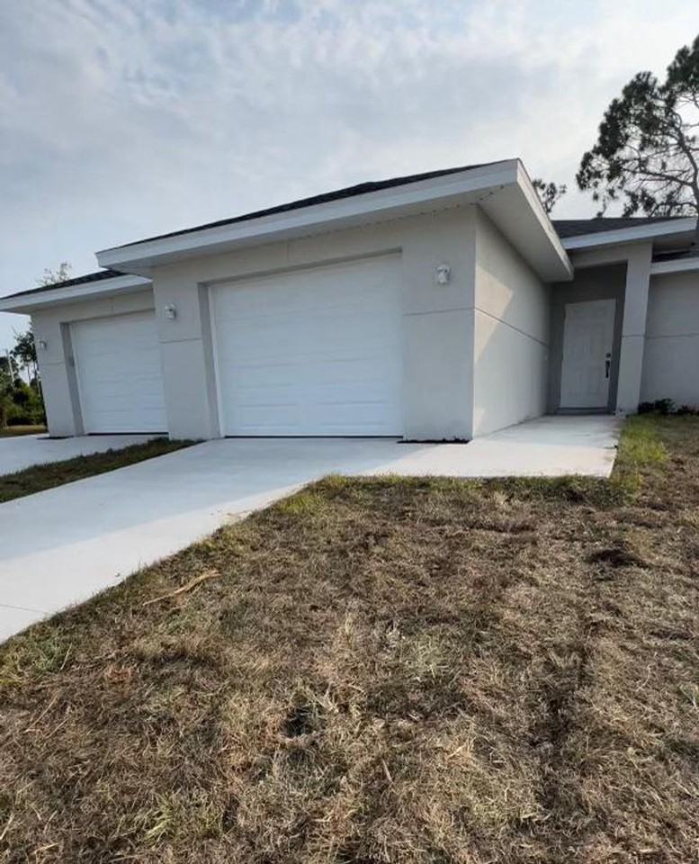 Newly constructed DUPLEX for rent in Punta Gorda FL!! 3BED/2BATH EACH SIDE - Photo 2 of 18