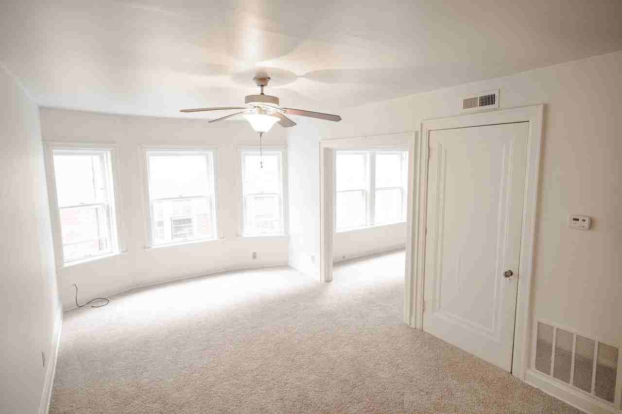 1550 E. Broad St. - Photo 4 of 10