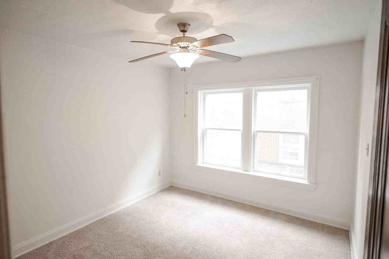 1550 E. Broad St. - Photo 6 of 10