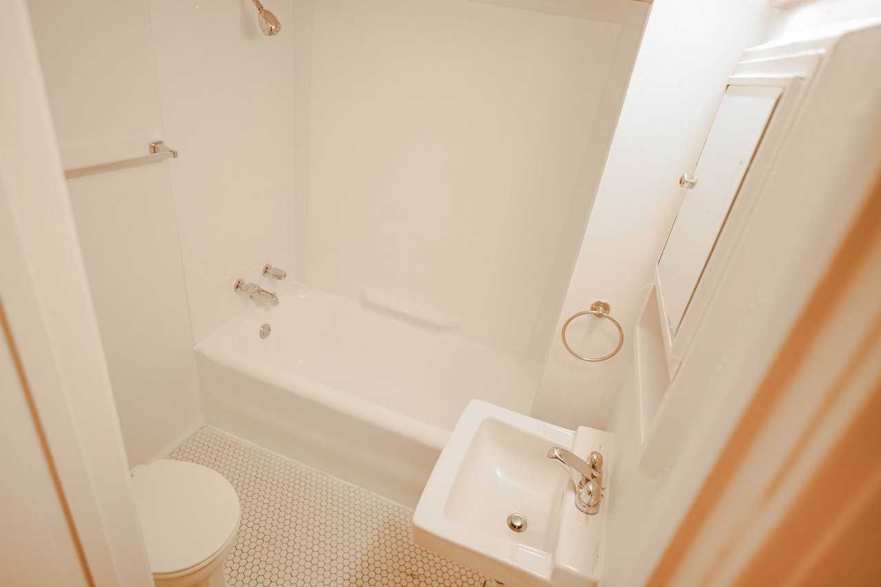 1550 E. Broad St. - Photo 7 of 10