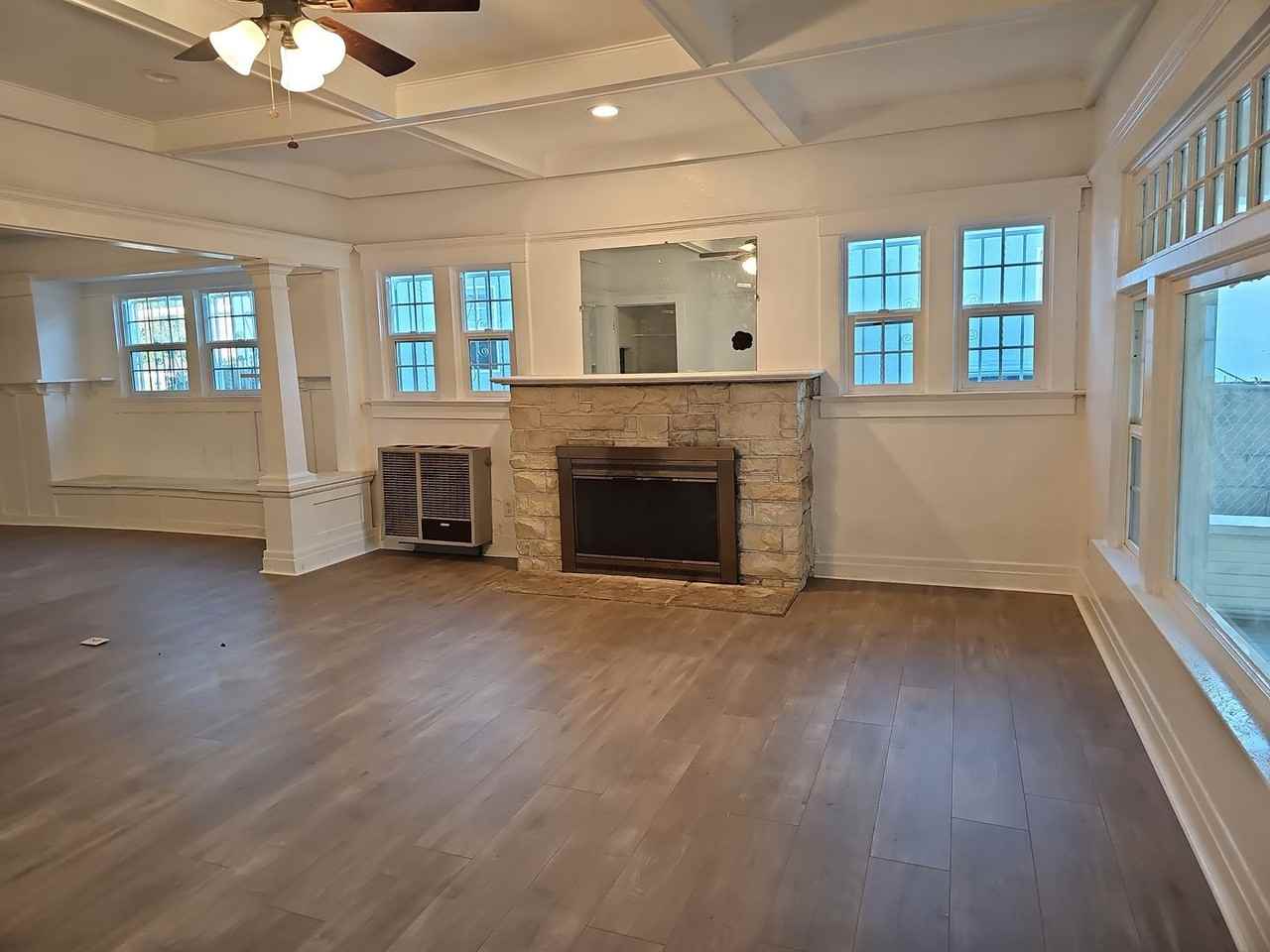 201 W 46th Street - Photo 2 of 40