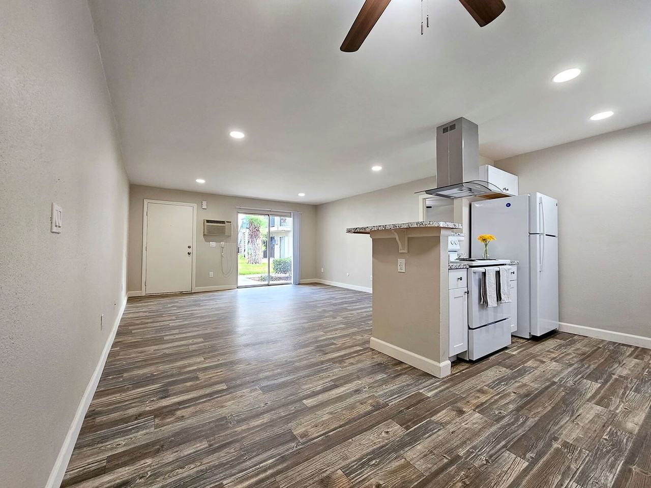 Sandalwood Apartments - Photo 3 of 44