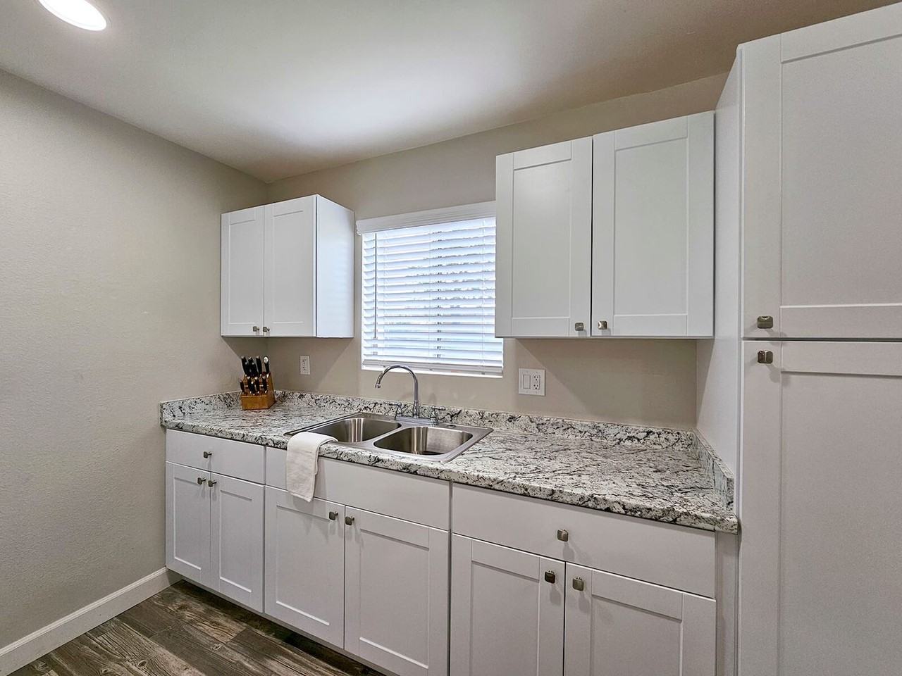 Sandalwood Apartments - Photo 6 of 44