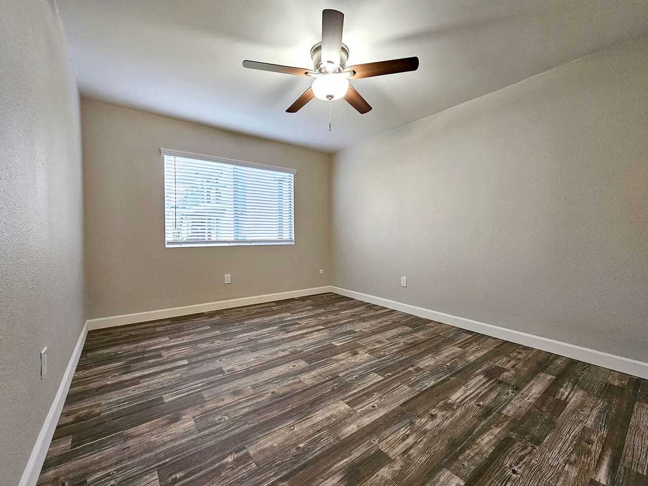 Sandalwood Apartments - Photo 7 of 44