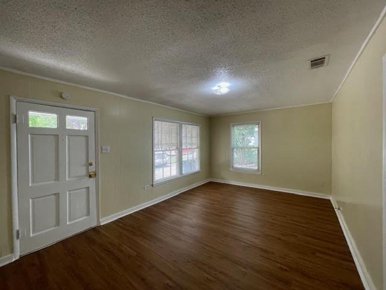 2005 North 39th Street - Photo 3 of 12