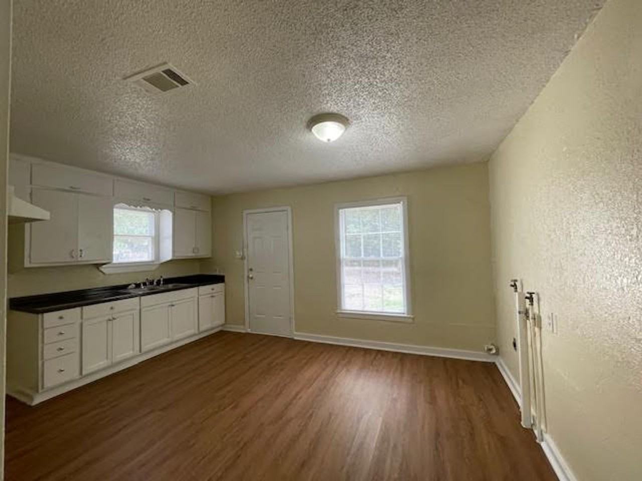 2005 North 39th Street - Photo 4 of 12