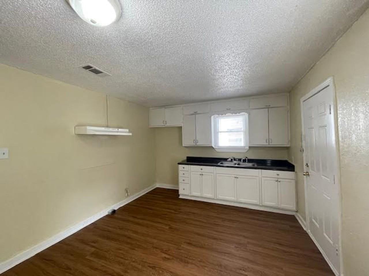 2005 North 39th Street - Photo 5 of 12