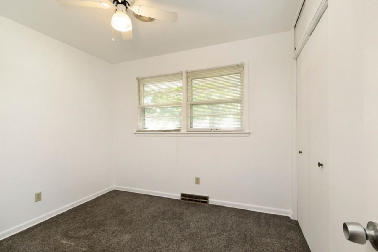 1733 Vaughn Dr - Photo 6 of 23