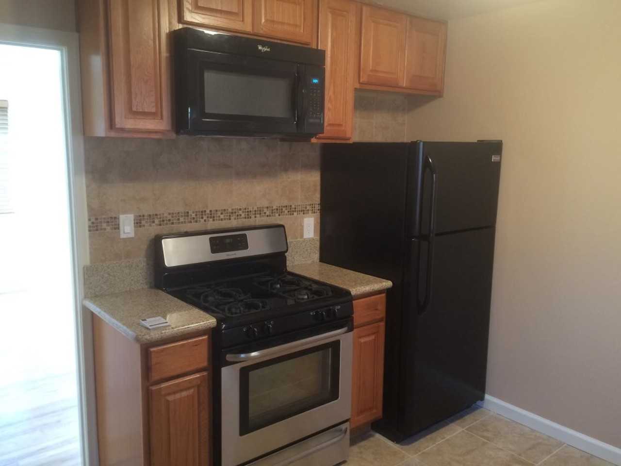 6175 Stanley Dr - Photo 3 of 14