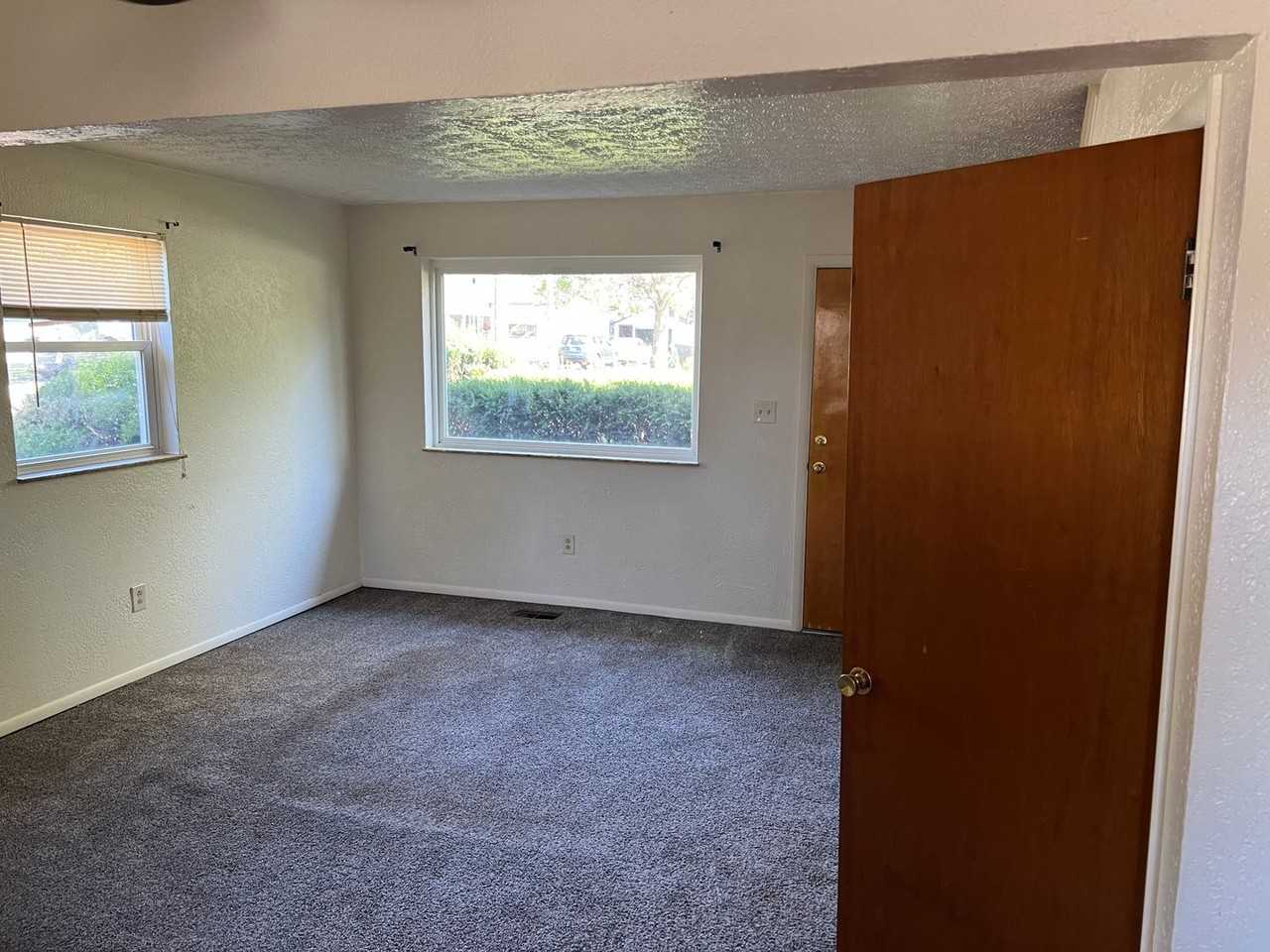 361 S Church St - Photo 2 of 7