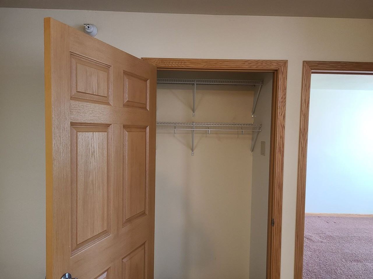 Lost Ridge Apartments - Photo 6 of 46