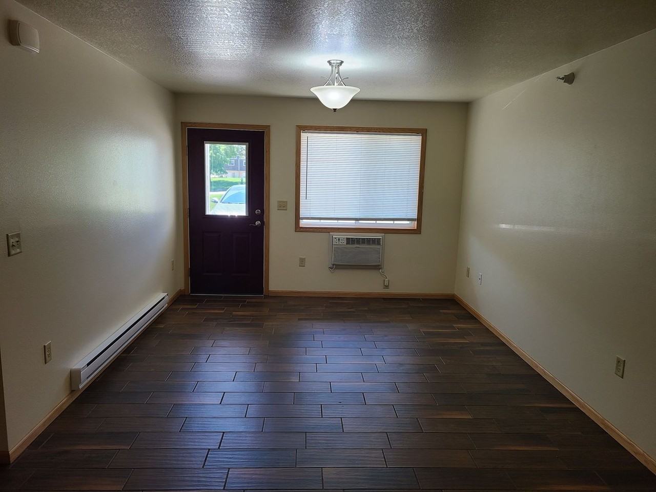 Lost Ridge Apartments - Photo 5 of 31