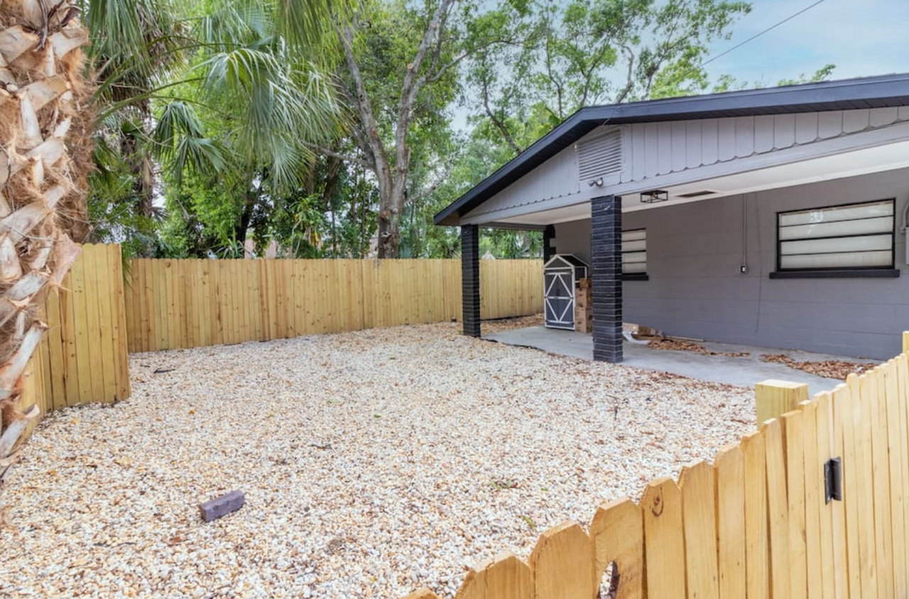 2Bed/1 Bath Apartment for Rent - Photo 2 of 8