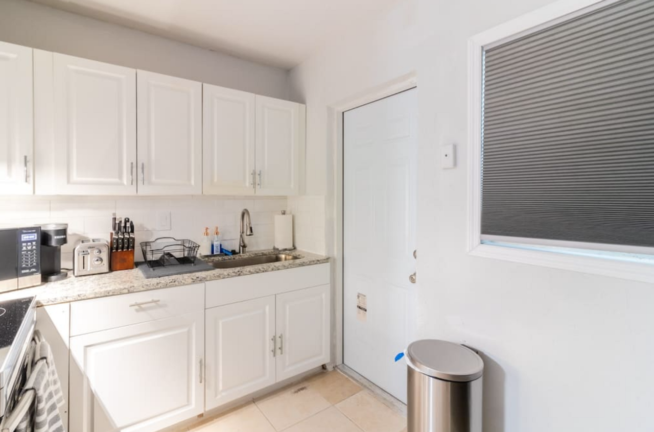 2Bed/1 Bath Apartment for Rent - Photo 4 of 8