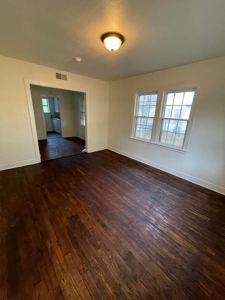 816 11th Ave Nw - Photo 4 of 6