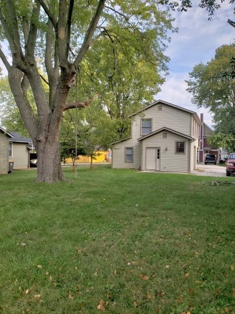 417 E 15th St - Photo 2 of 11
