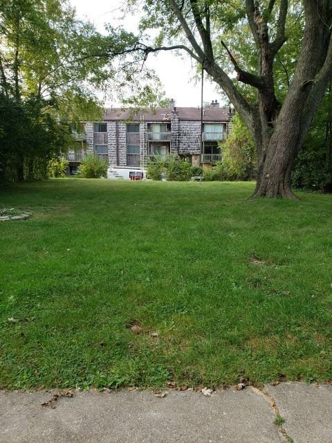 417 E 15th St - Photo 3 of 11