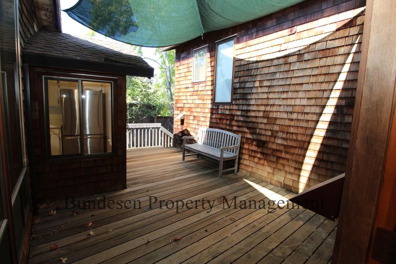 115 Pepper Ave - Photo 2 of 23