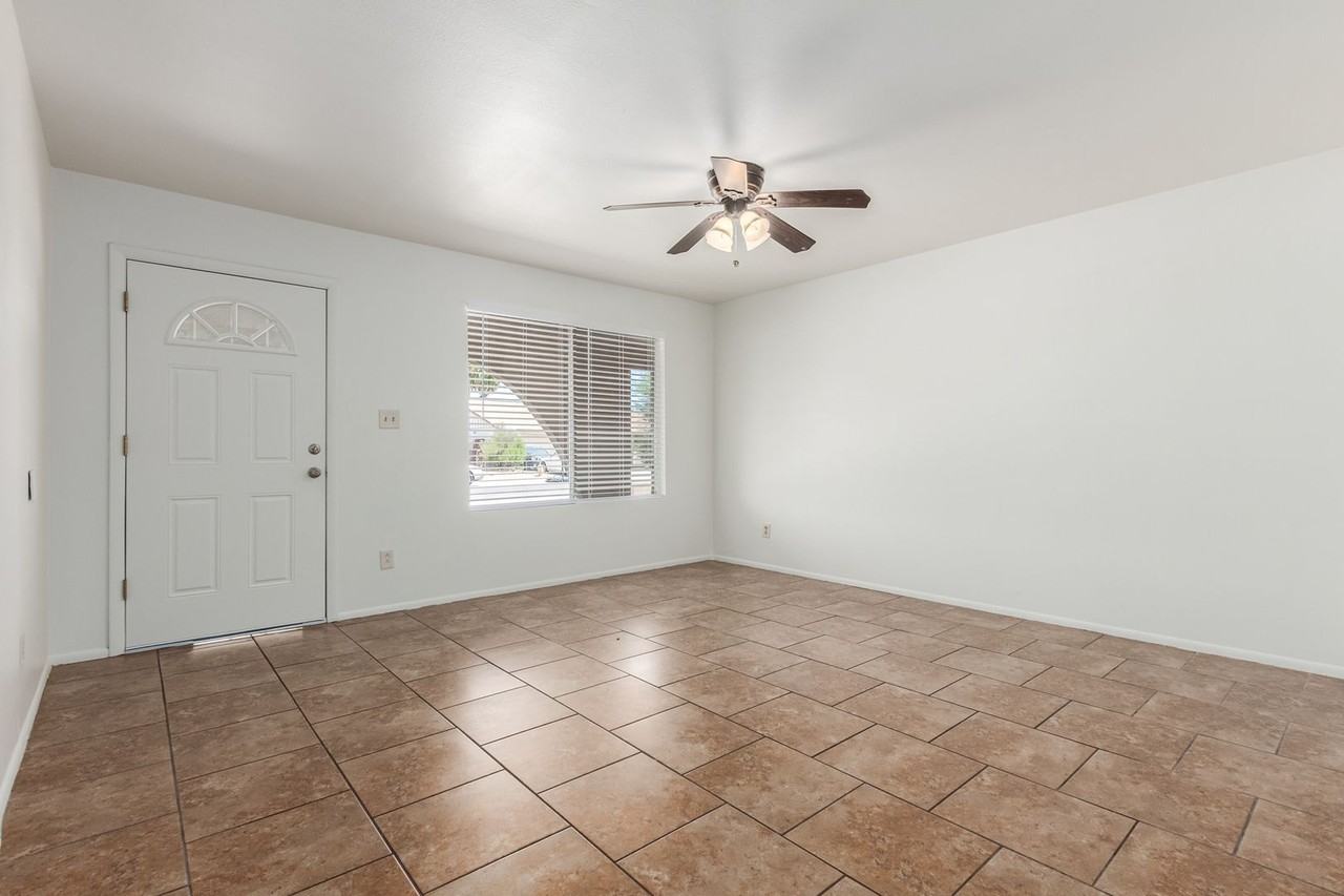 4655 W Sunnyside Ave - Photo 2 of 23