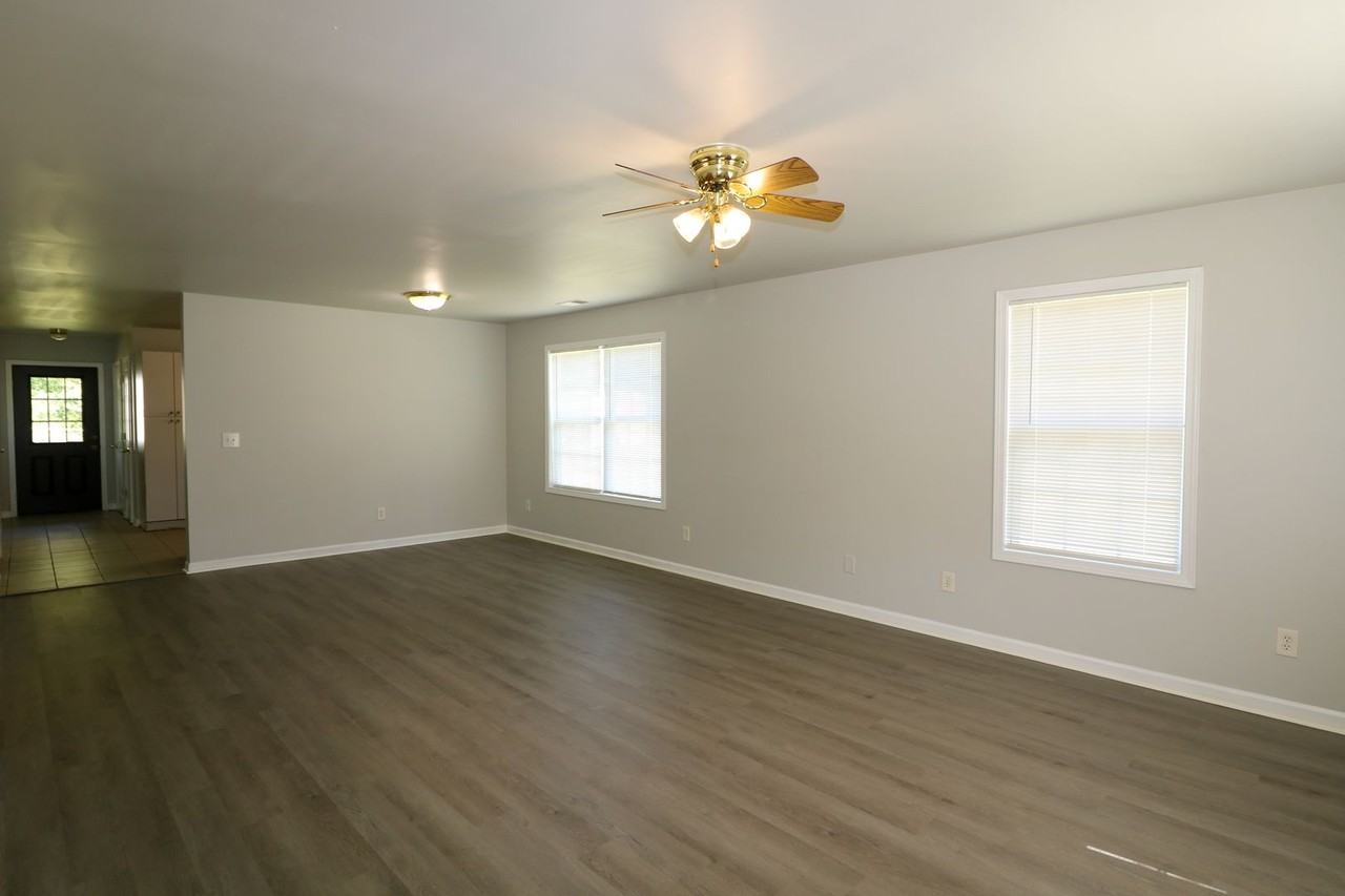 2917 Driving Range Rd - Photo 3 of 23