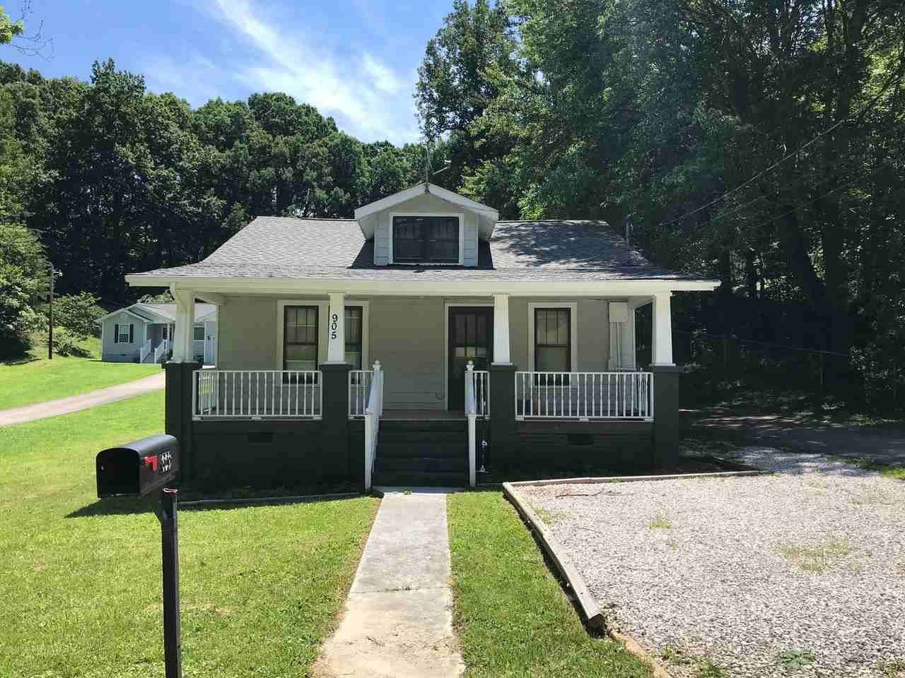905 W 7th St - Photo 2 of 14