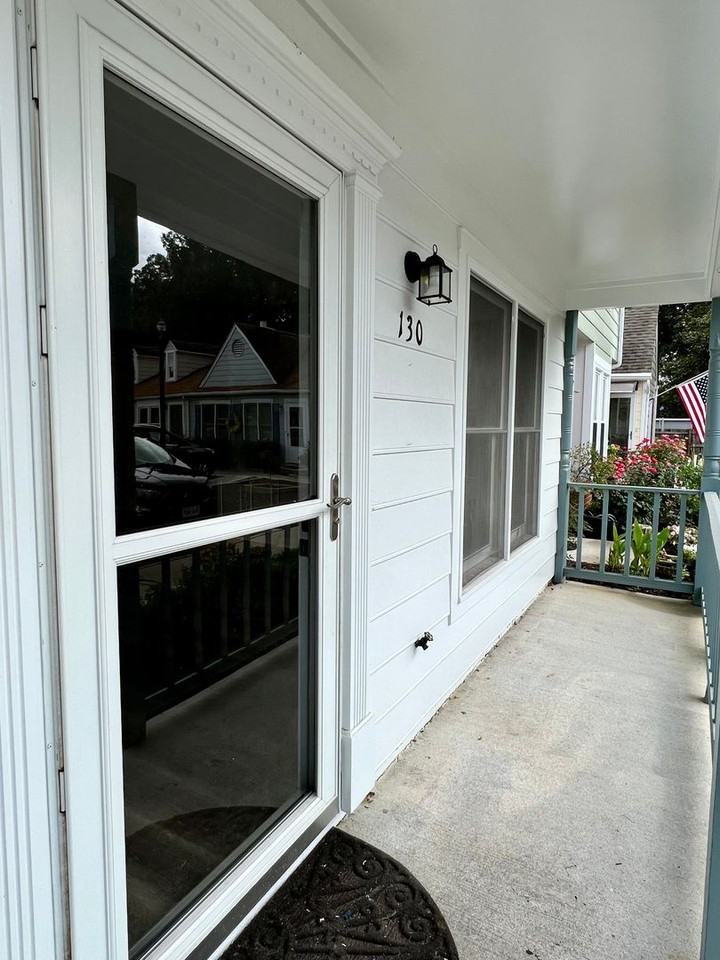 130 Arlington Sq - Photo 3 of 40