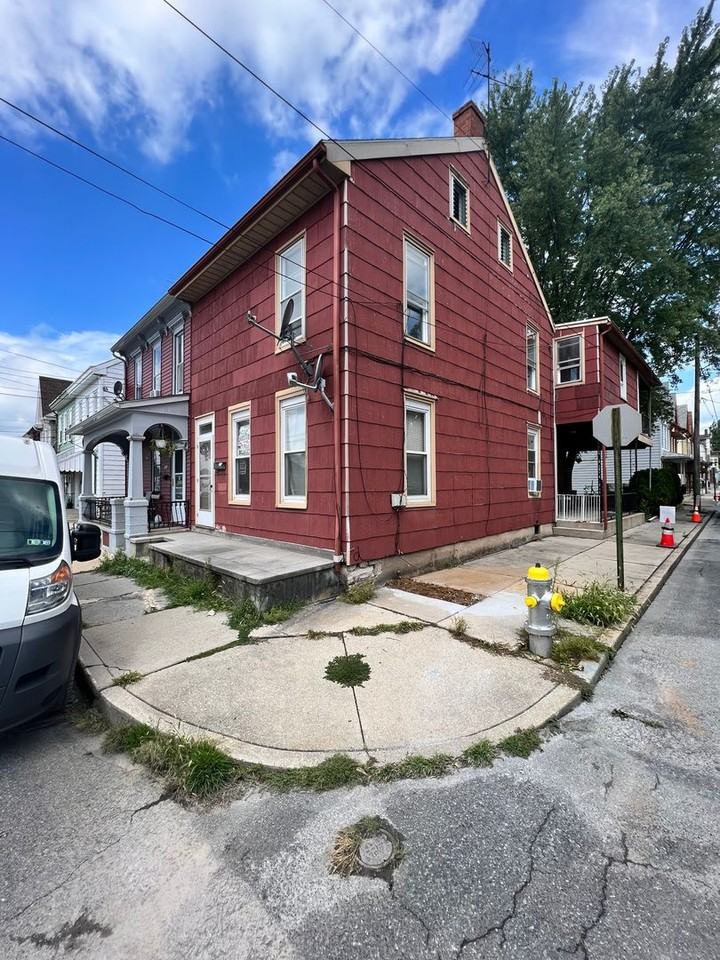 301 Weidman Street - Photo 2 of 7